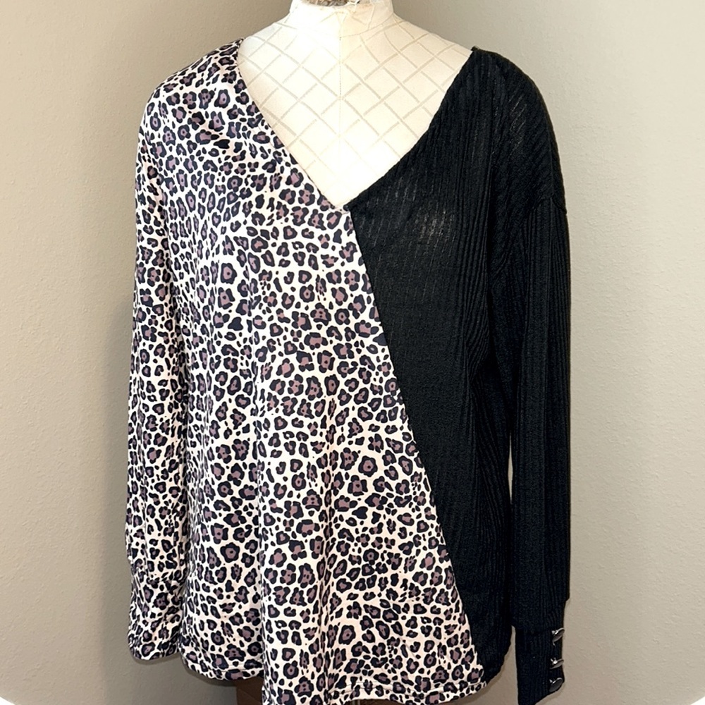 NWOT Color block leopard and black hooded top